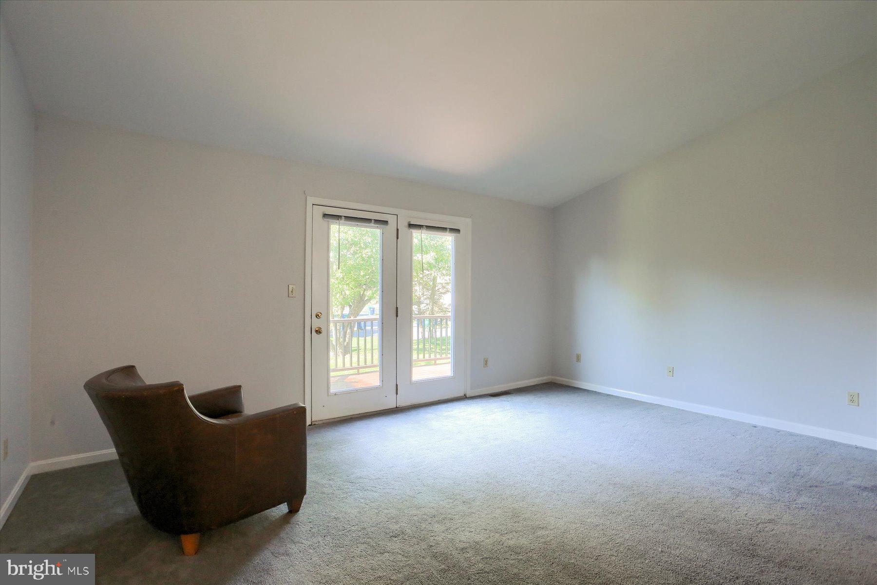 HIDDEN LAKE - Residential