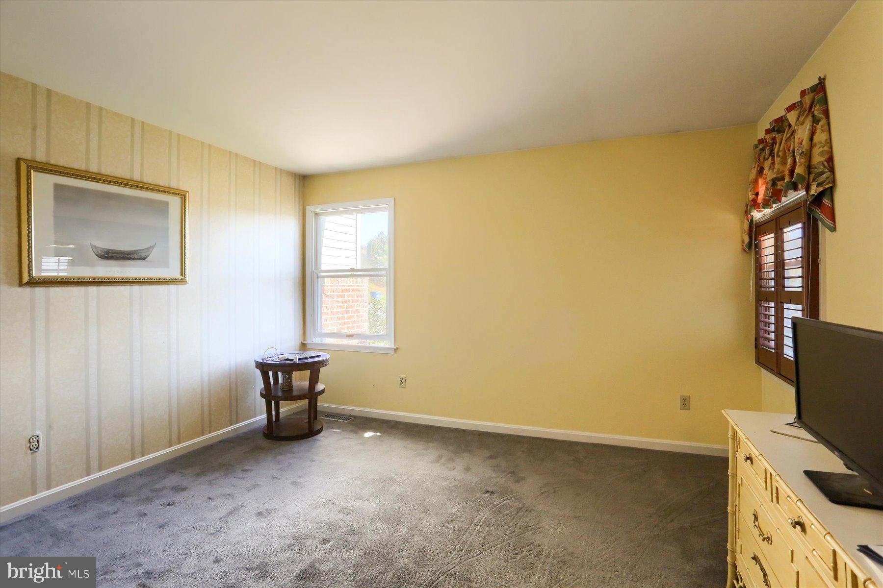 HIDDEN LAKE - Residential