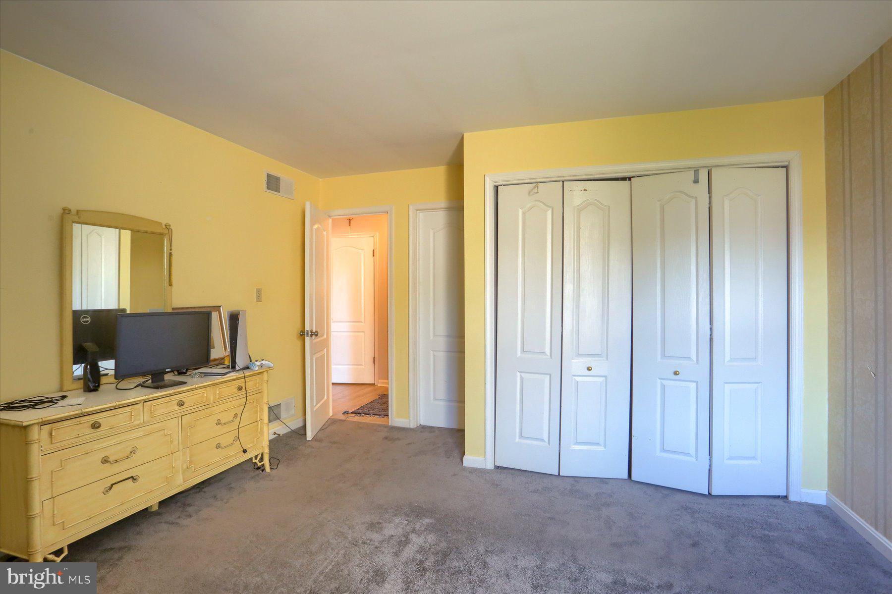 HIDDEN LAKE - Residential