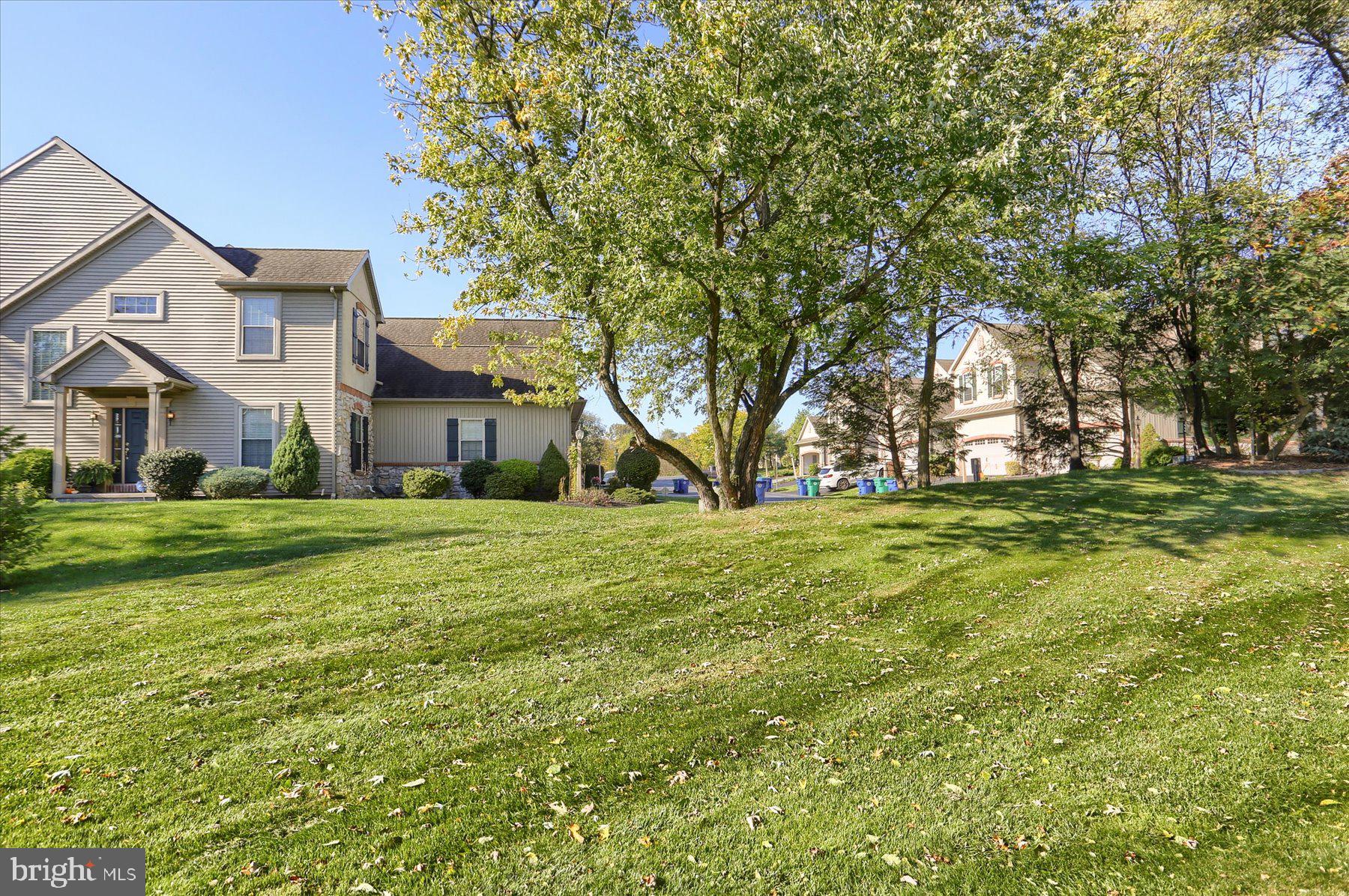 HIDDEN LAKE - Residential