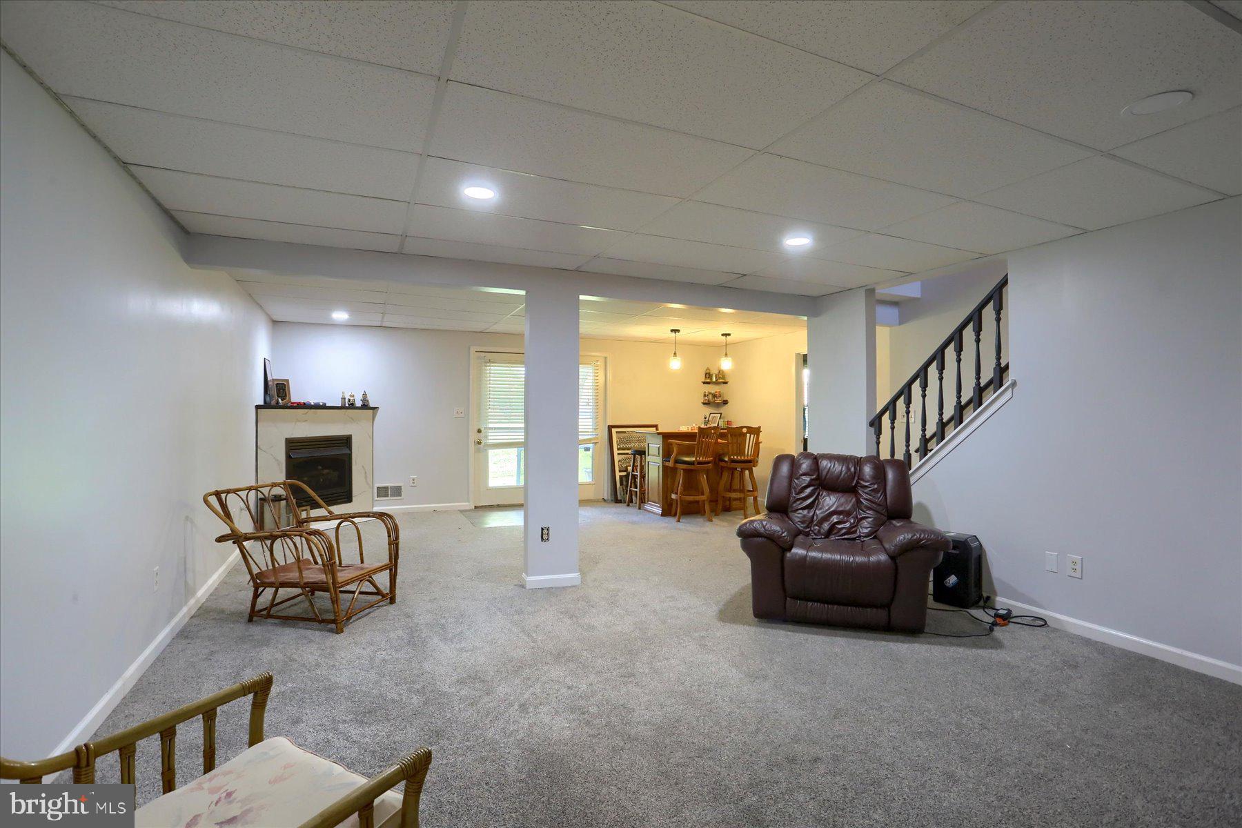 HIDDEN LAKE - Residential