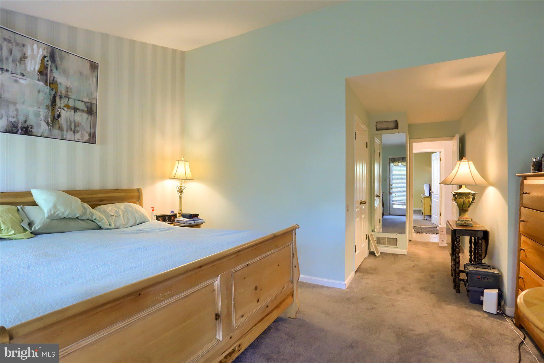 HIDDEN LAKE - Residential