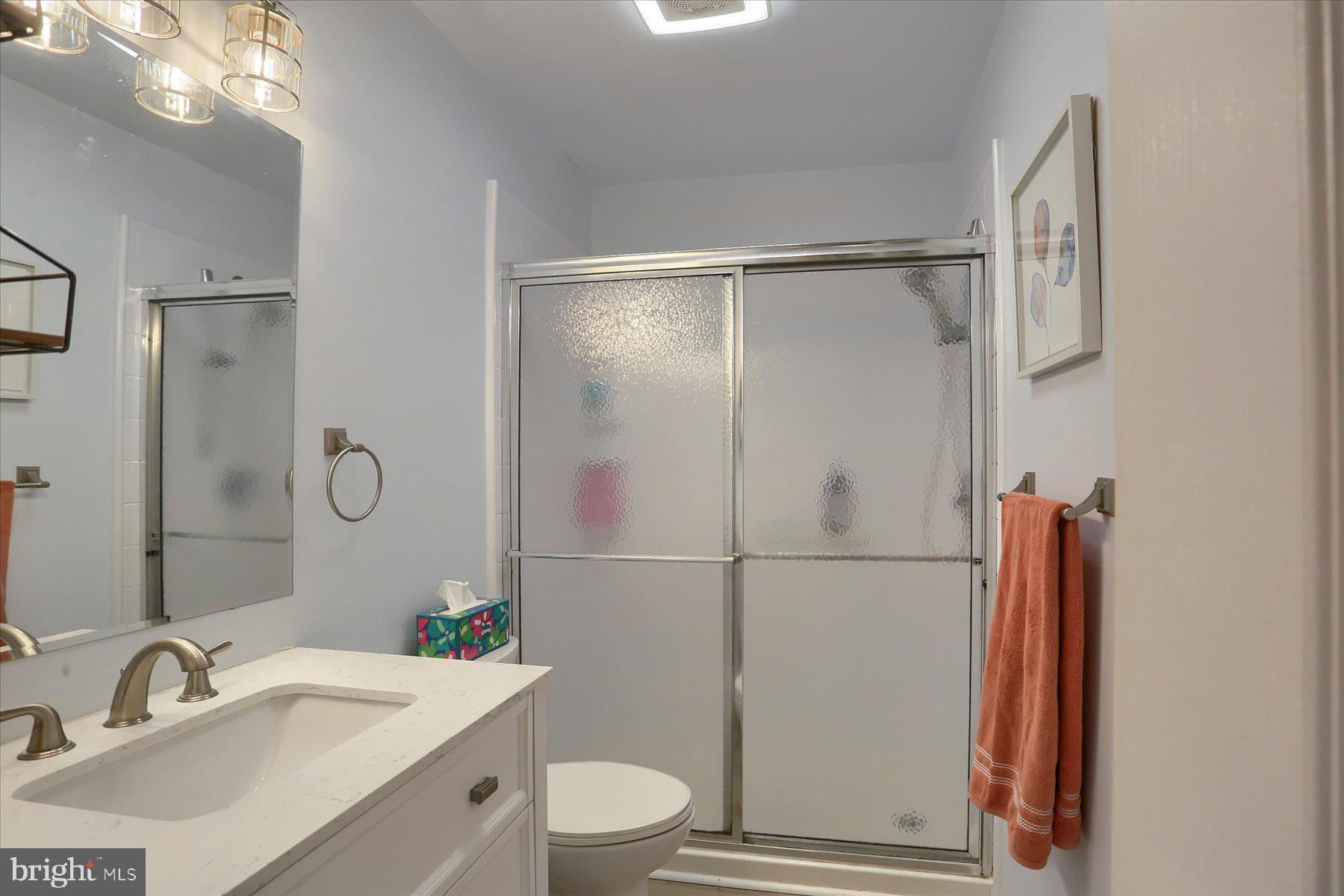 HIDDEN LAKE - Residential