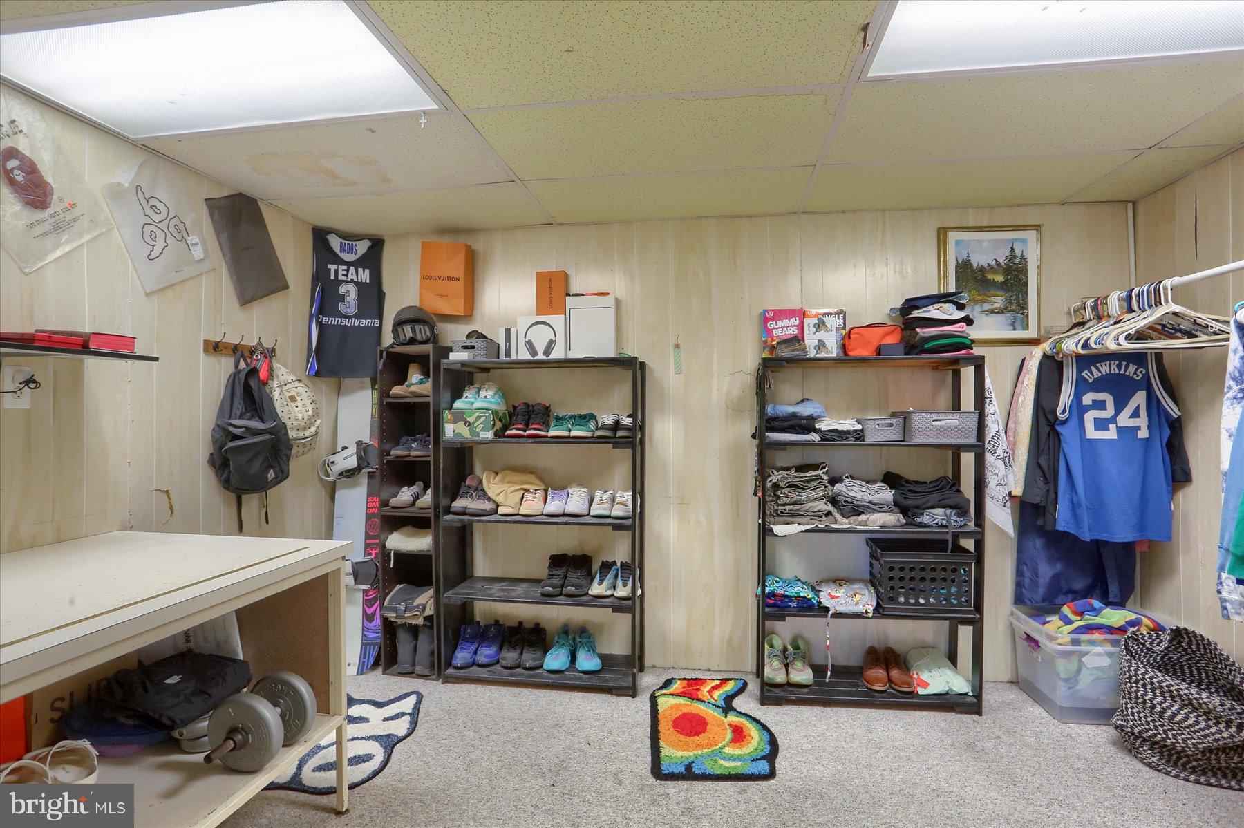 HIDDEN LAKE - Residential