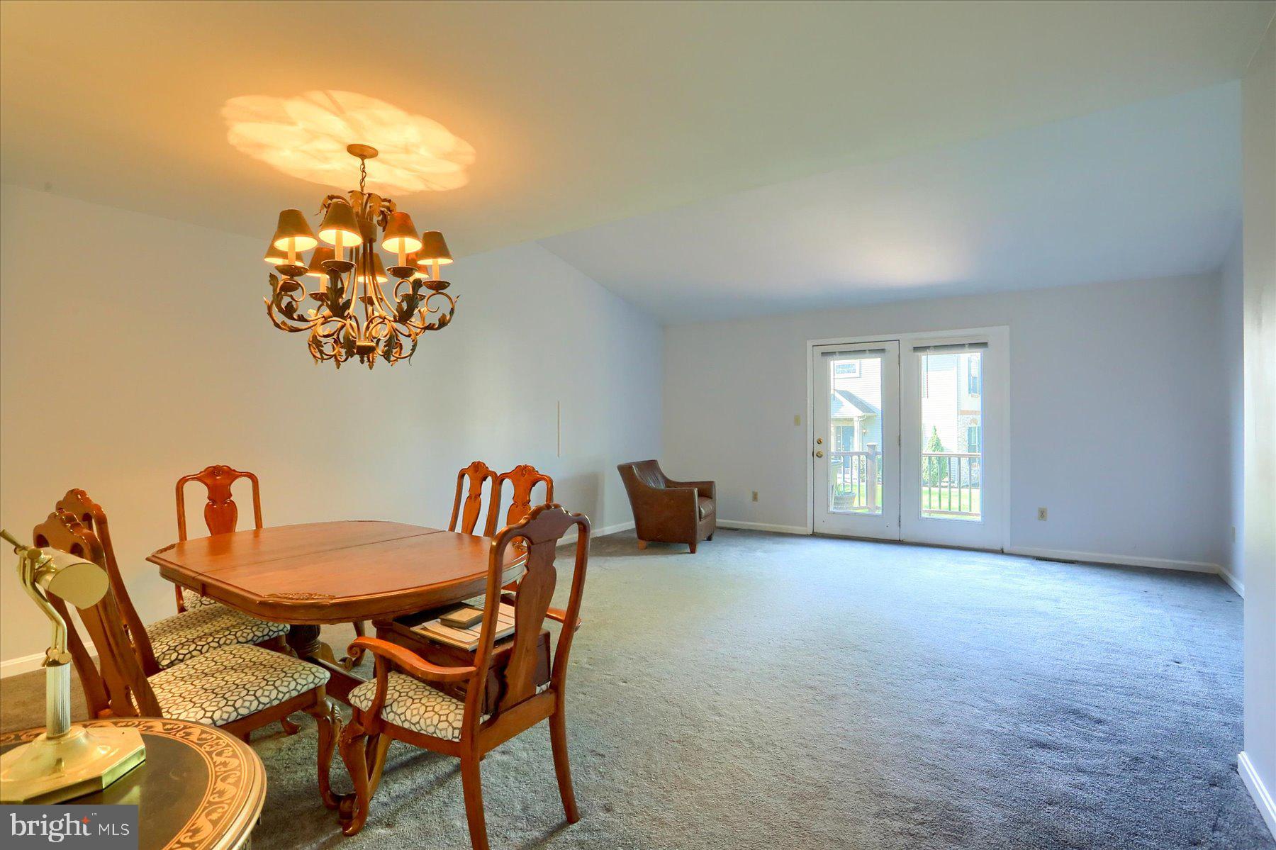 HIDDEN LAKE - Residential