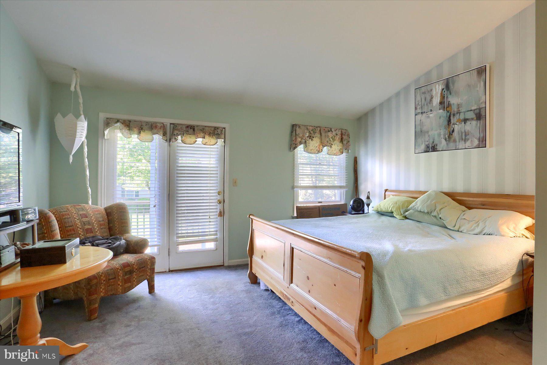 HIDDEN LAKE - Residential