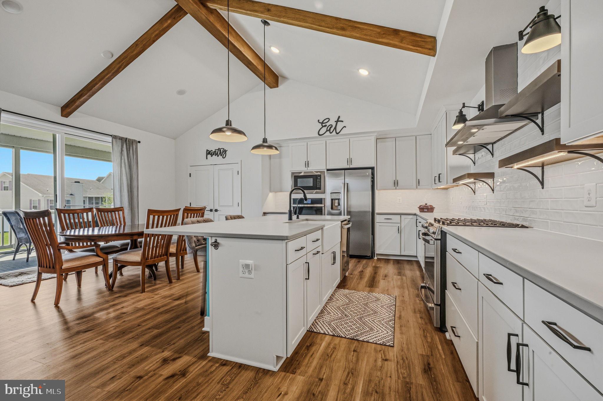 220 S RIDGE BROOK DRIVE