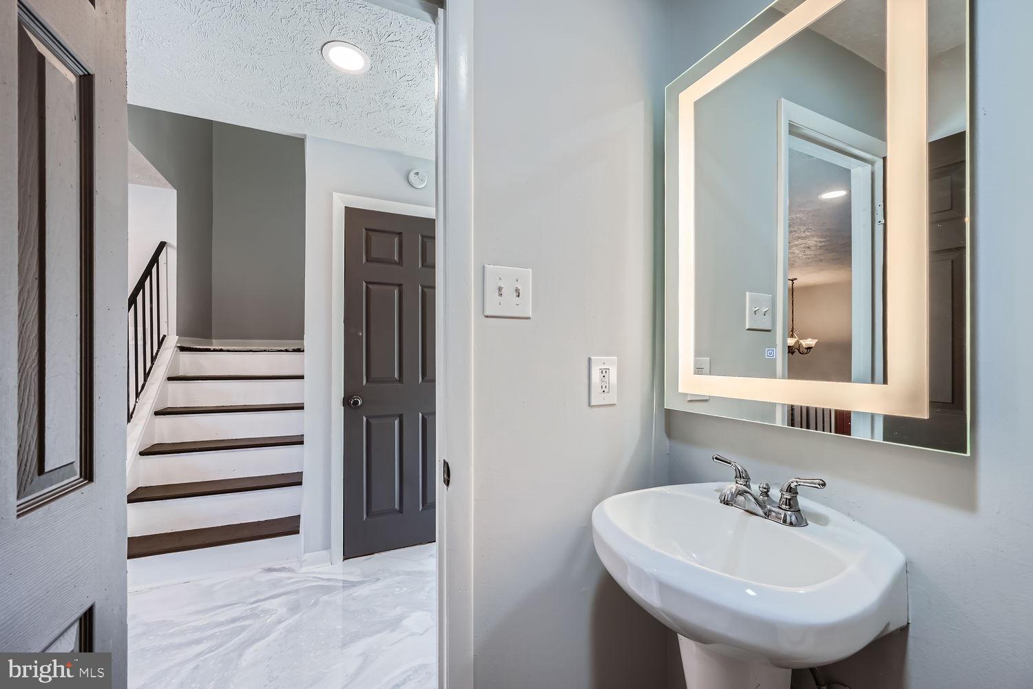 WEST SHORE - Residential