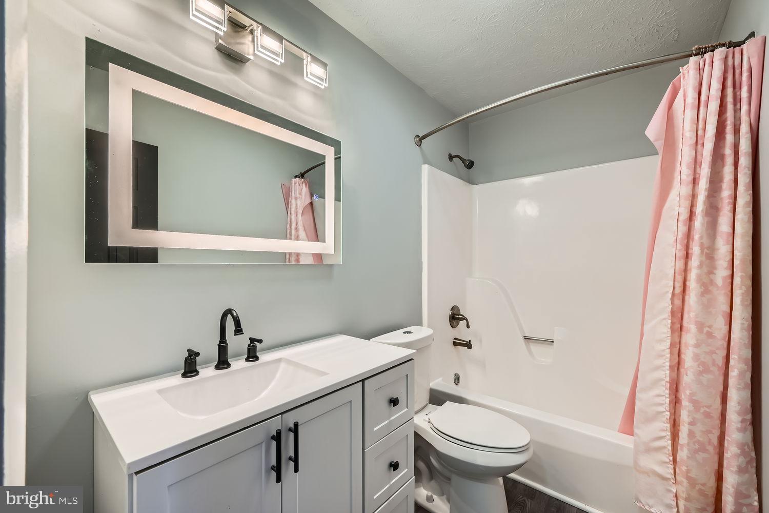 WEST SHORE - Residential