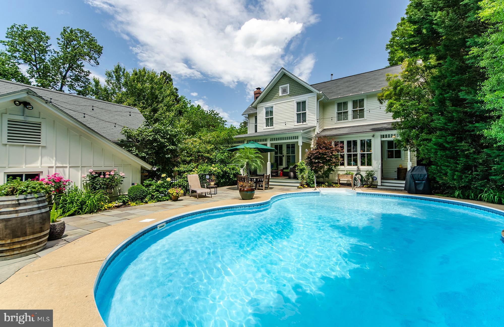 CROSSMAN ESTATE - Residential Lease