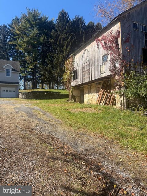 212 KELLER ROAD FLEETWOOD PA 19522