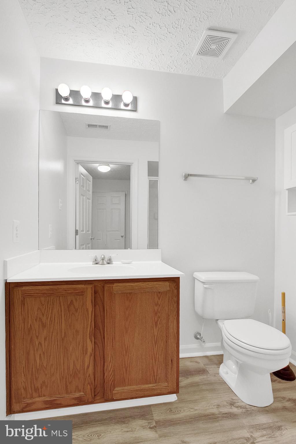 BRIGHT OAKS - Residential Lease