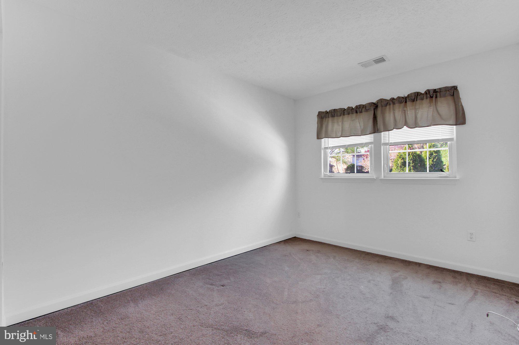 BRIGHT OAKS - Residential Lease