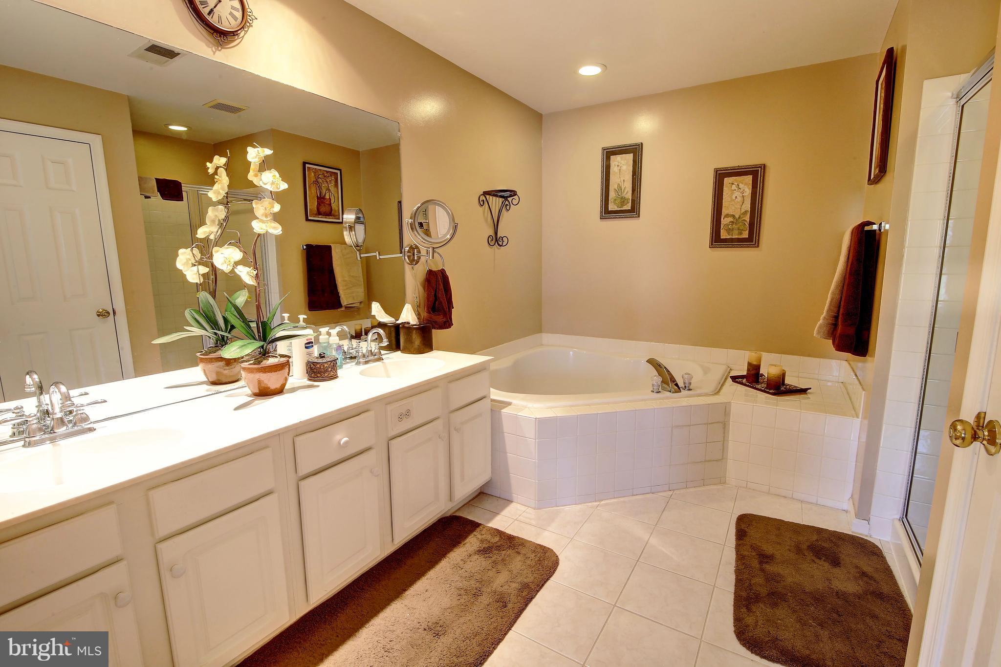 TOWNES AT MANCHESTER PARK - Residential