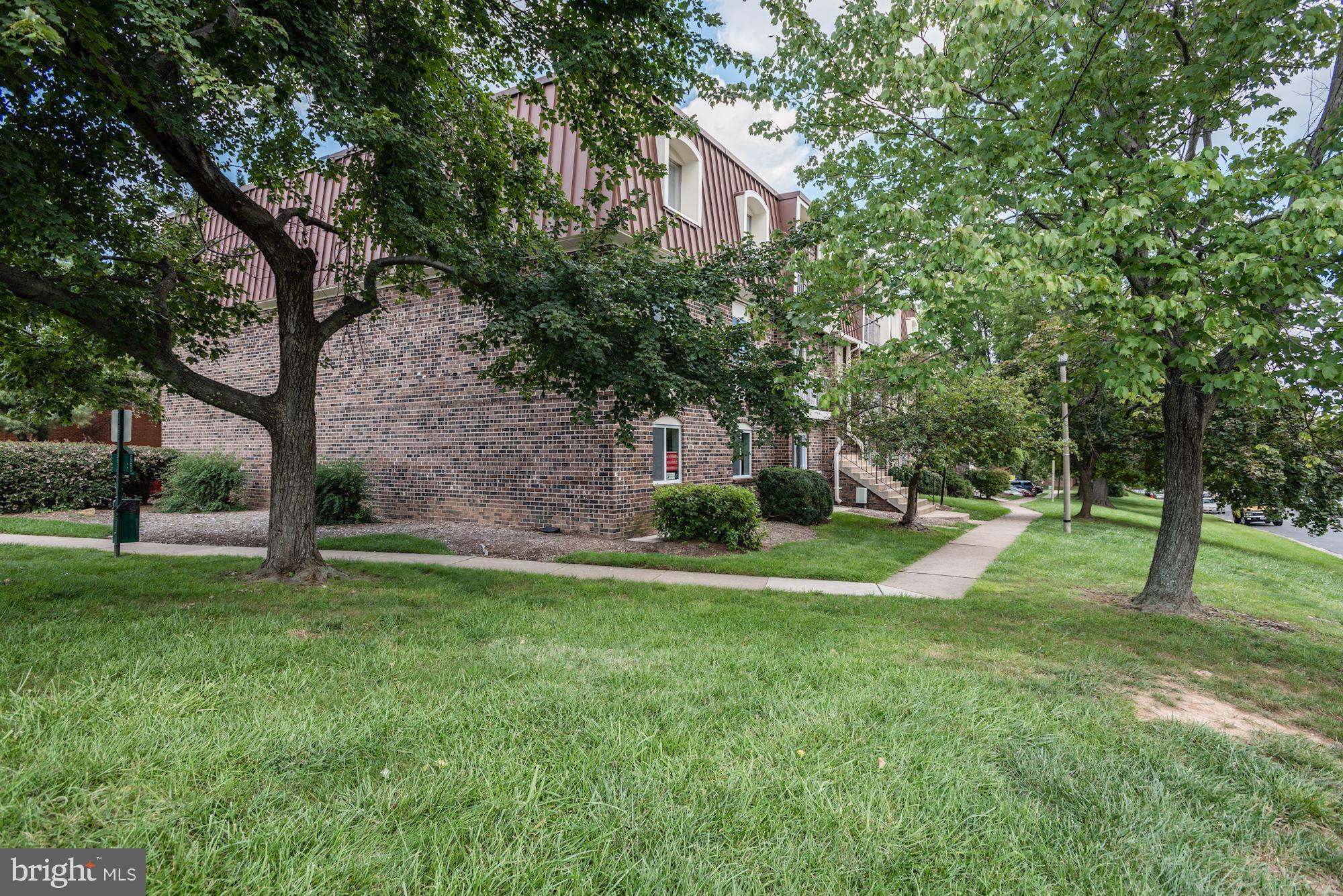 PEMBROOKE - Residential