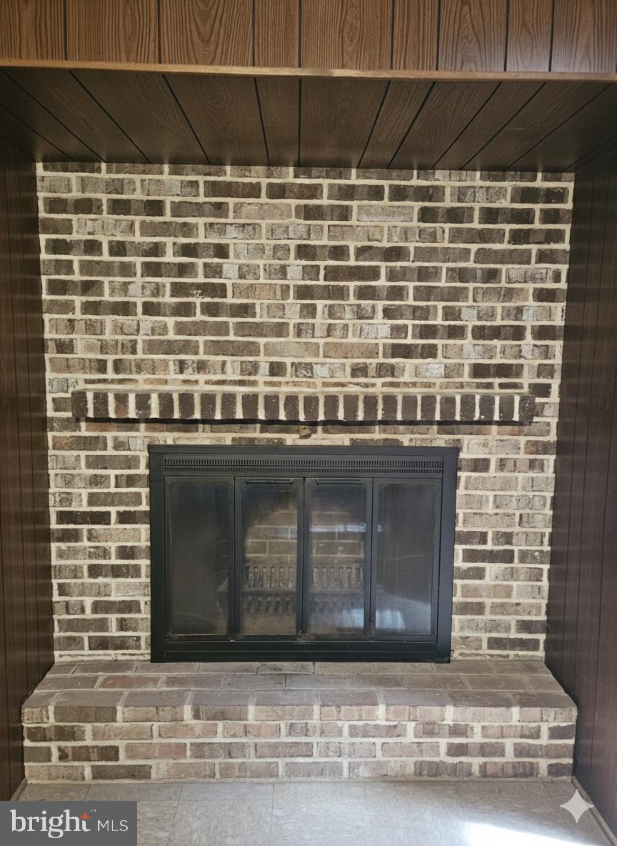 FLYING HILLS - Residential