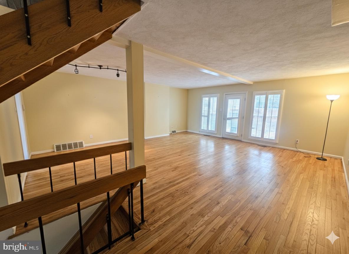 FLYING HILLS - Residential