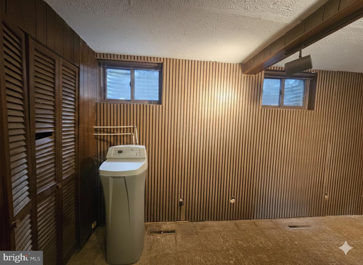 FLYING HILLS - Residential