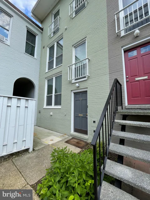 MLS: DCDC2273710