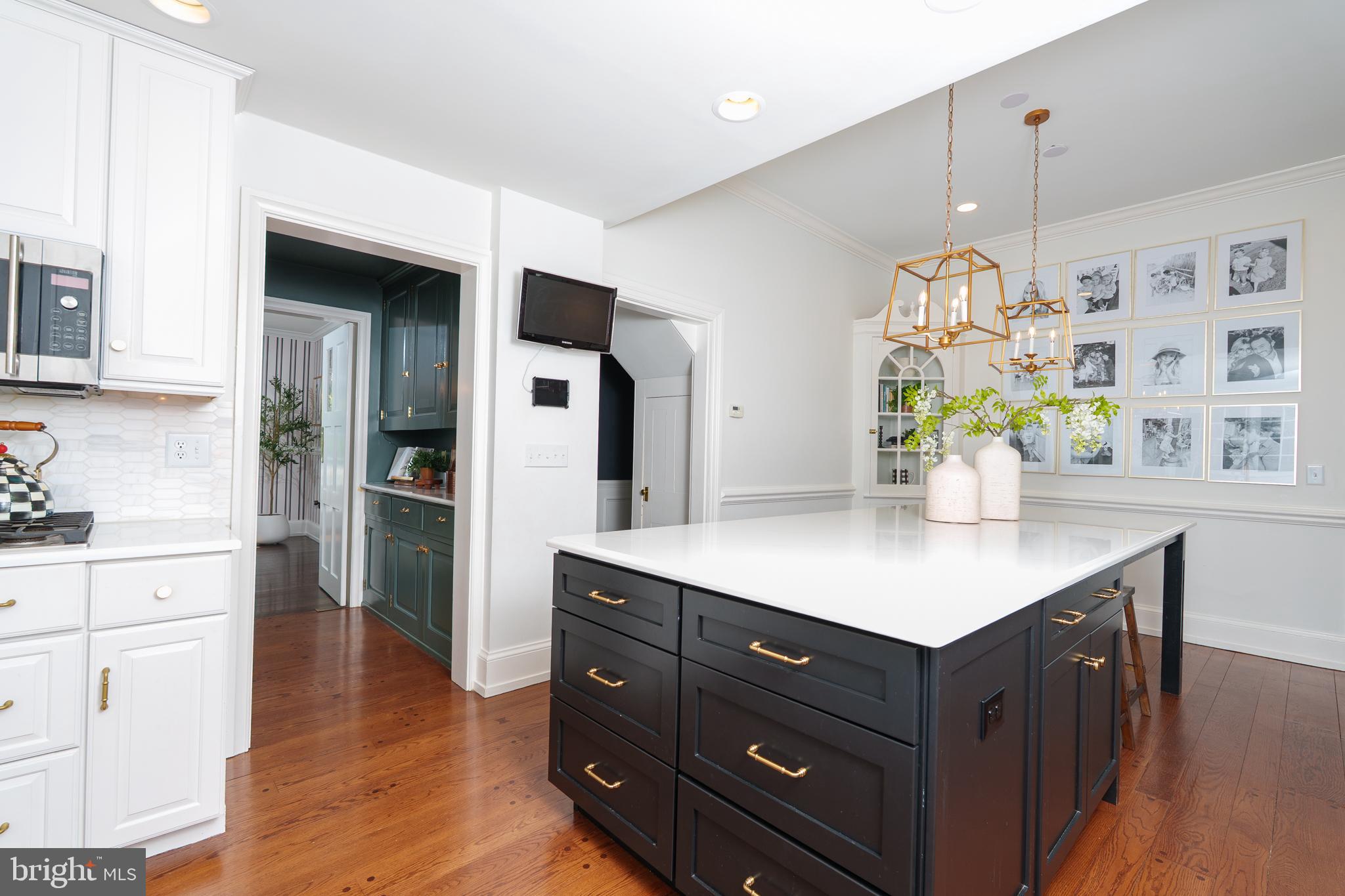 KIRKLAND MANOR - Residential