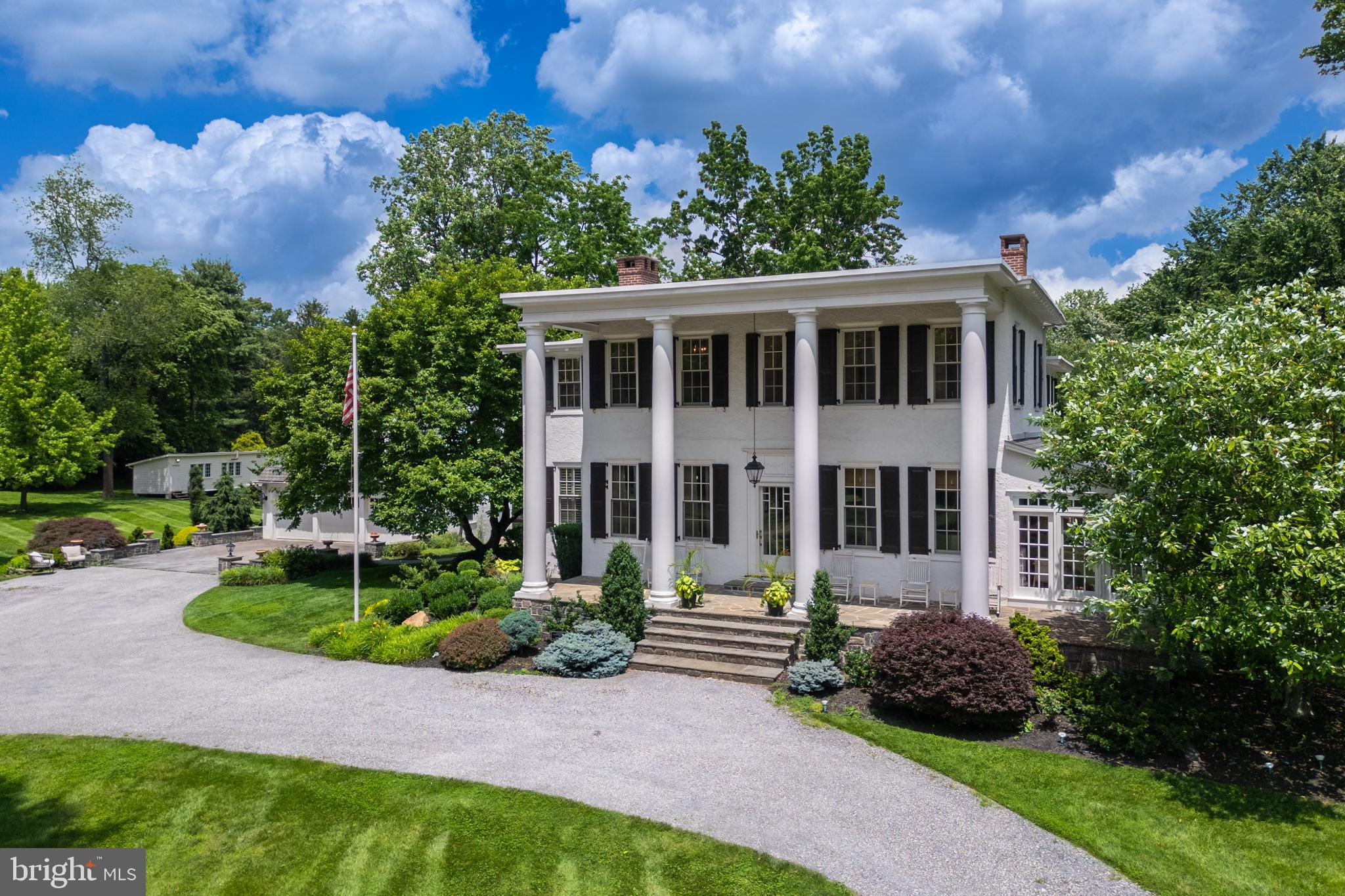 KIRKLAND MANOR - Residential