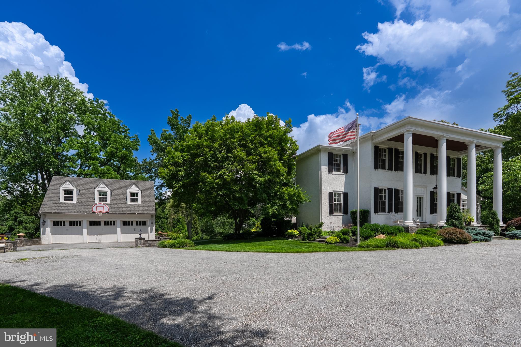 KIRKLAND MANOR - Residential