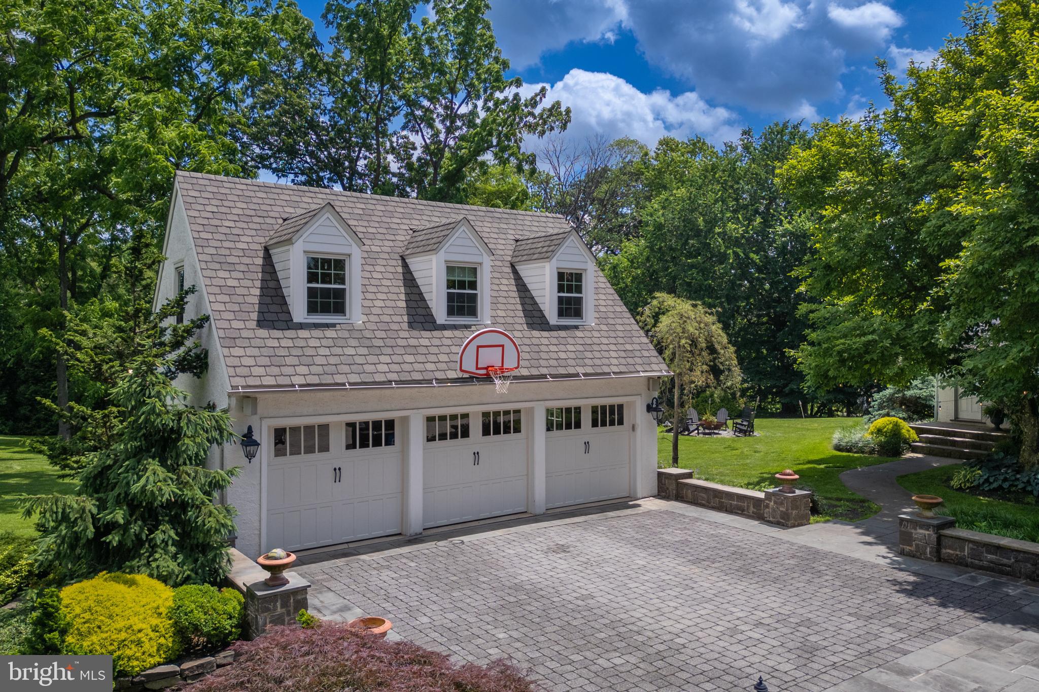 KIRKLAND MANOR - Residential