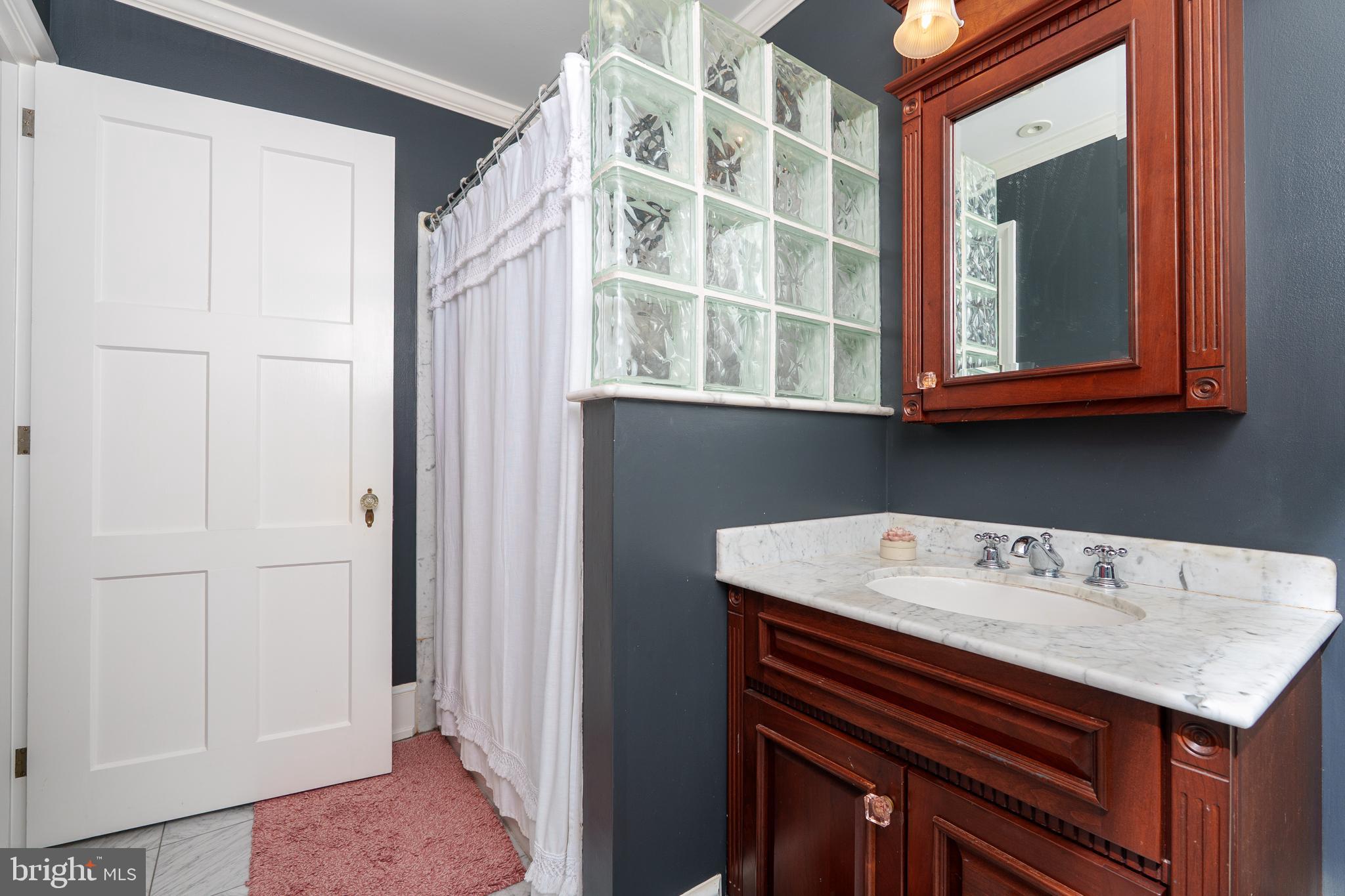 KIRKLAND MANOR - Residential