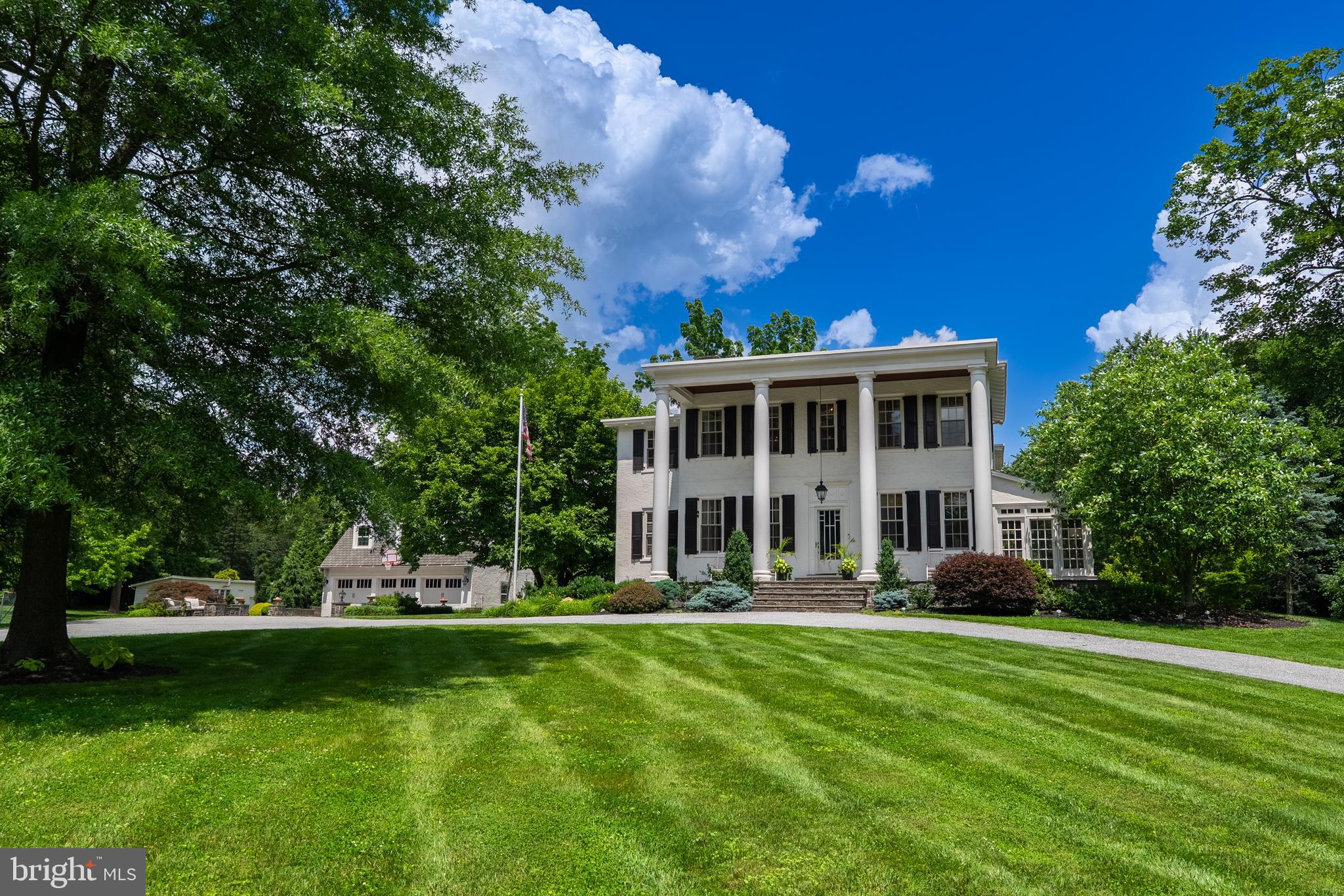 KIRKLAND MANOR - Residential