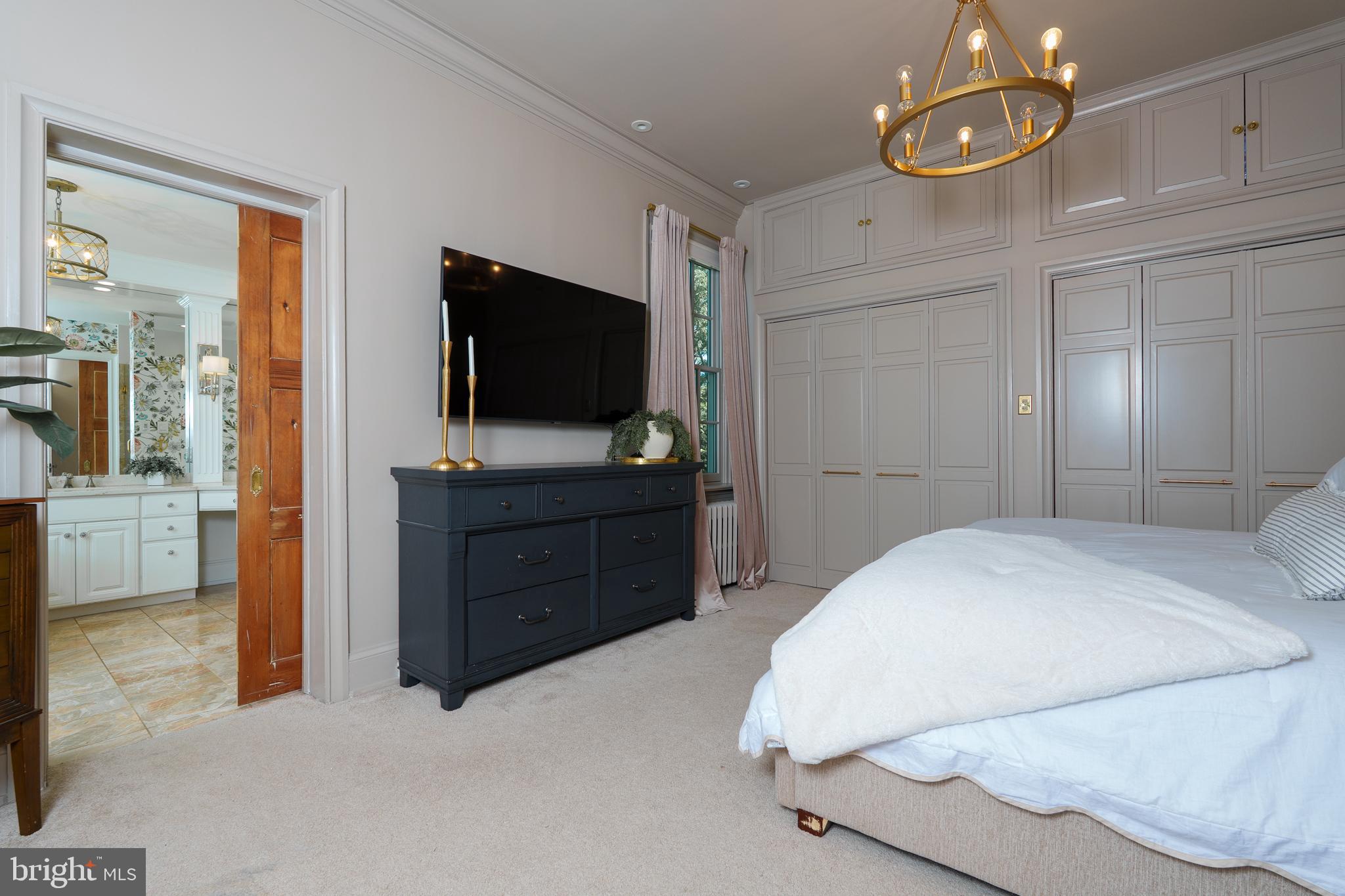 KIRKLAND MANOR - Residential