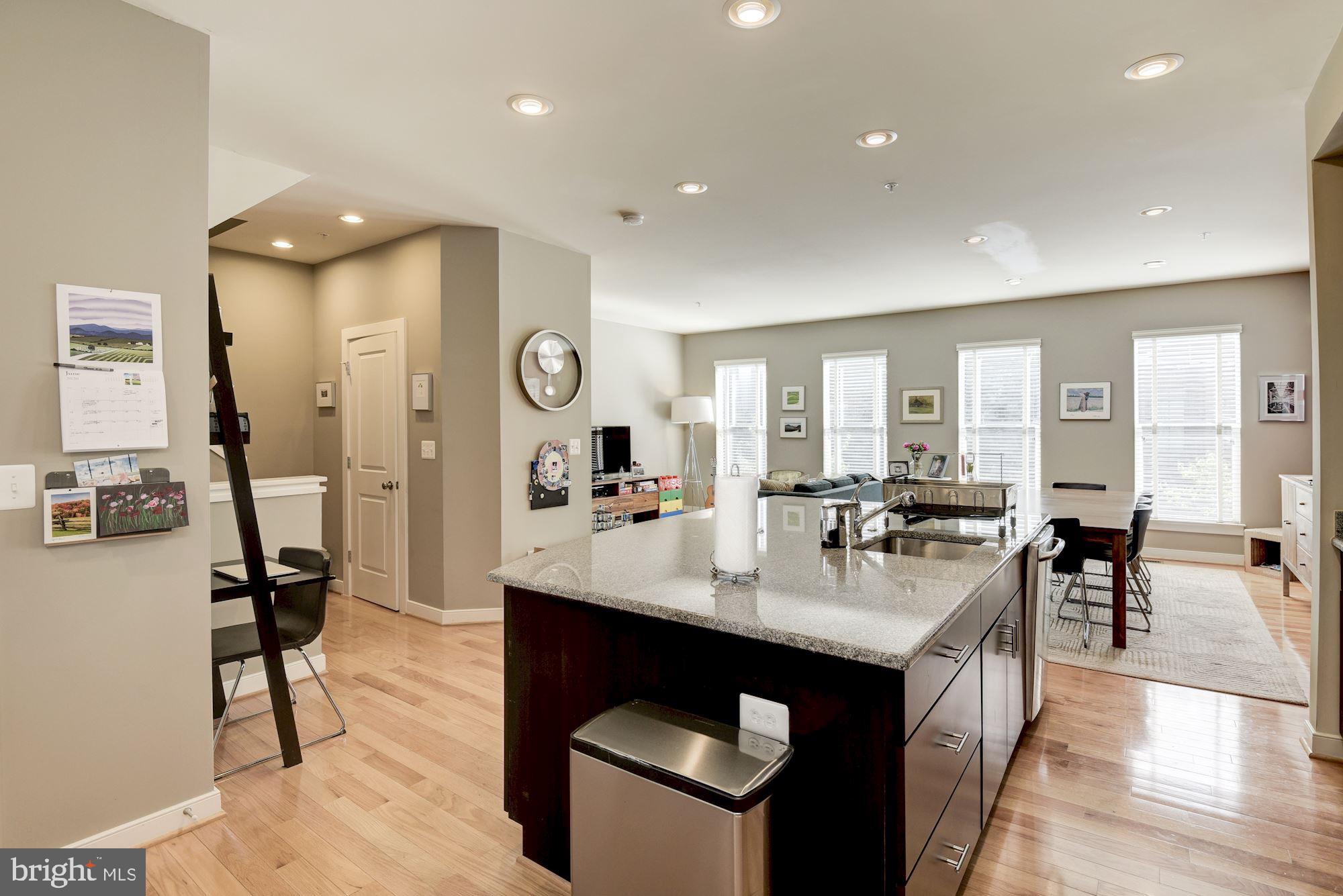 HYATTSVILLE - Residential