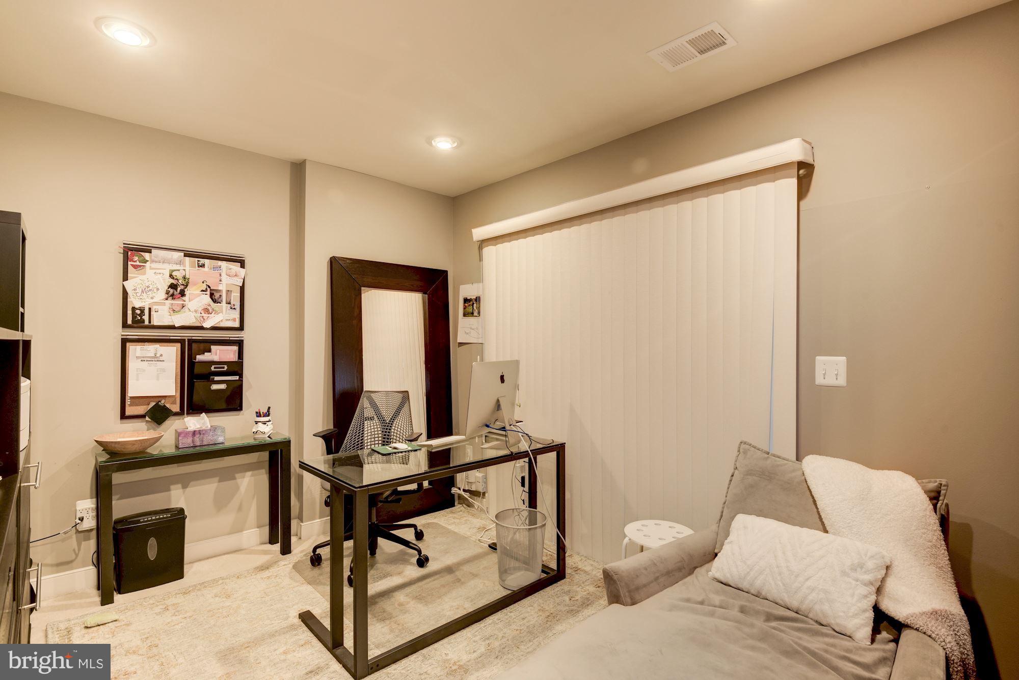 HYATTSVILLE - Residential