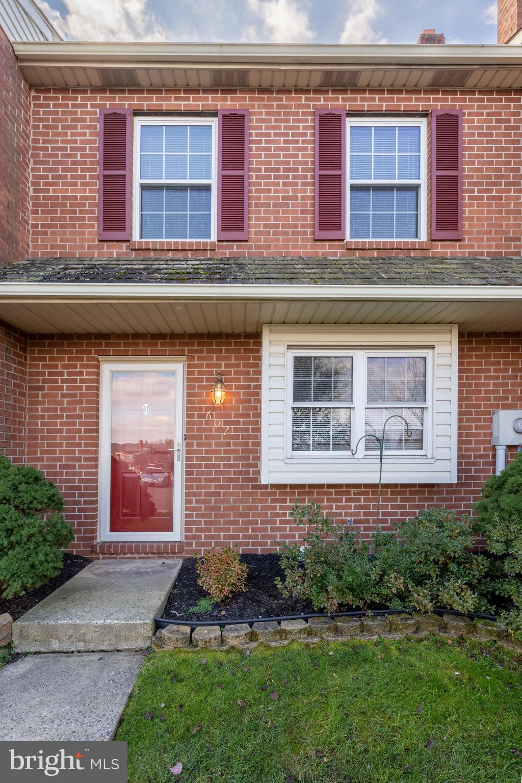 VILLAGE GREEN - Residential Lease