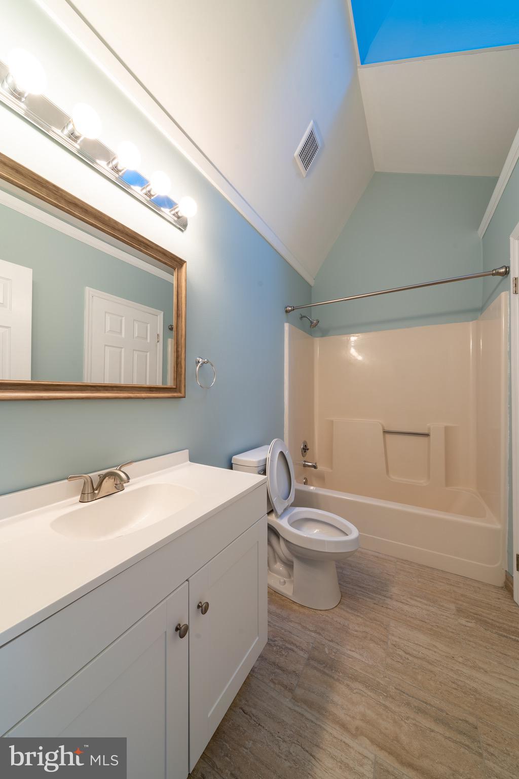 VILLAGE GREEN - Residential Lease