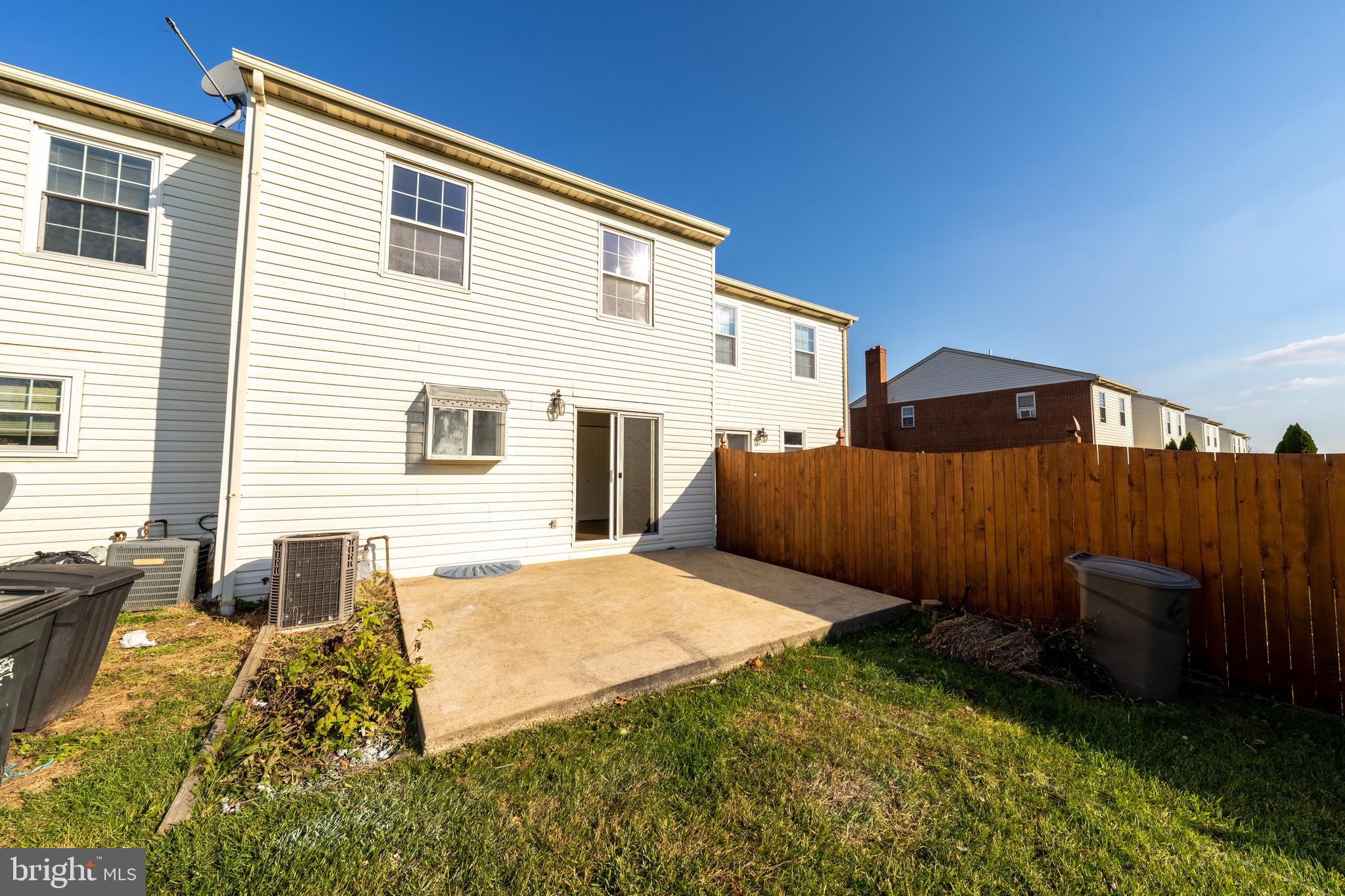 VILLAGE GREEN - Residential Lease