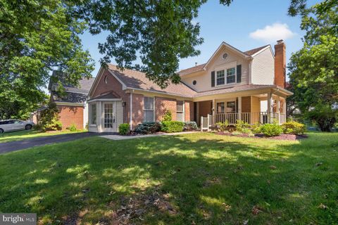 Photo of 1206 Featherstone Lane NE, LEESBURG, VA 20176 (MLS # VALO2129330)
