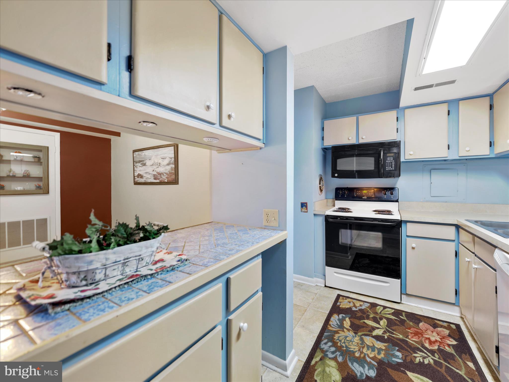 EDGEWOOD CONDOMMINIUMS - Residential