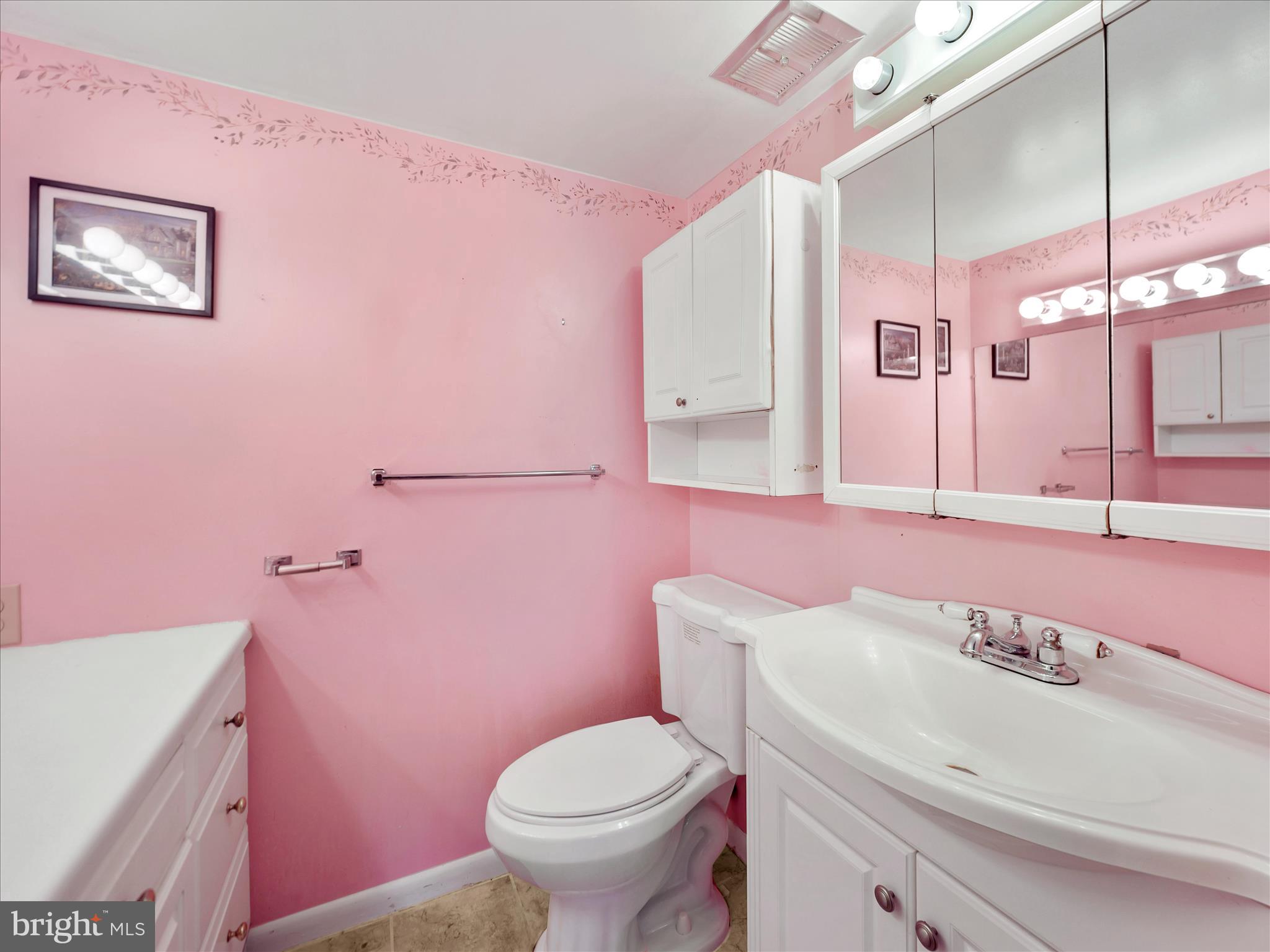 EDGEWOOD CONDOMMINIUMS - Residential