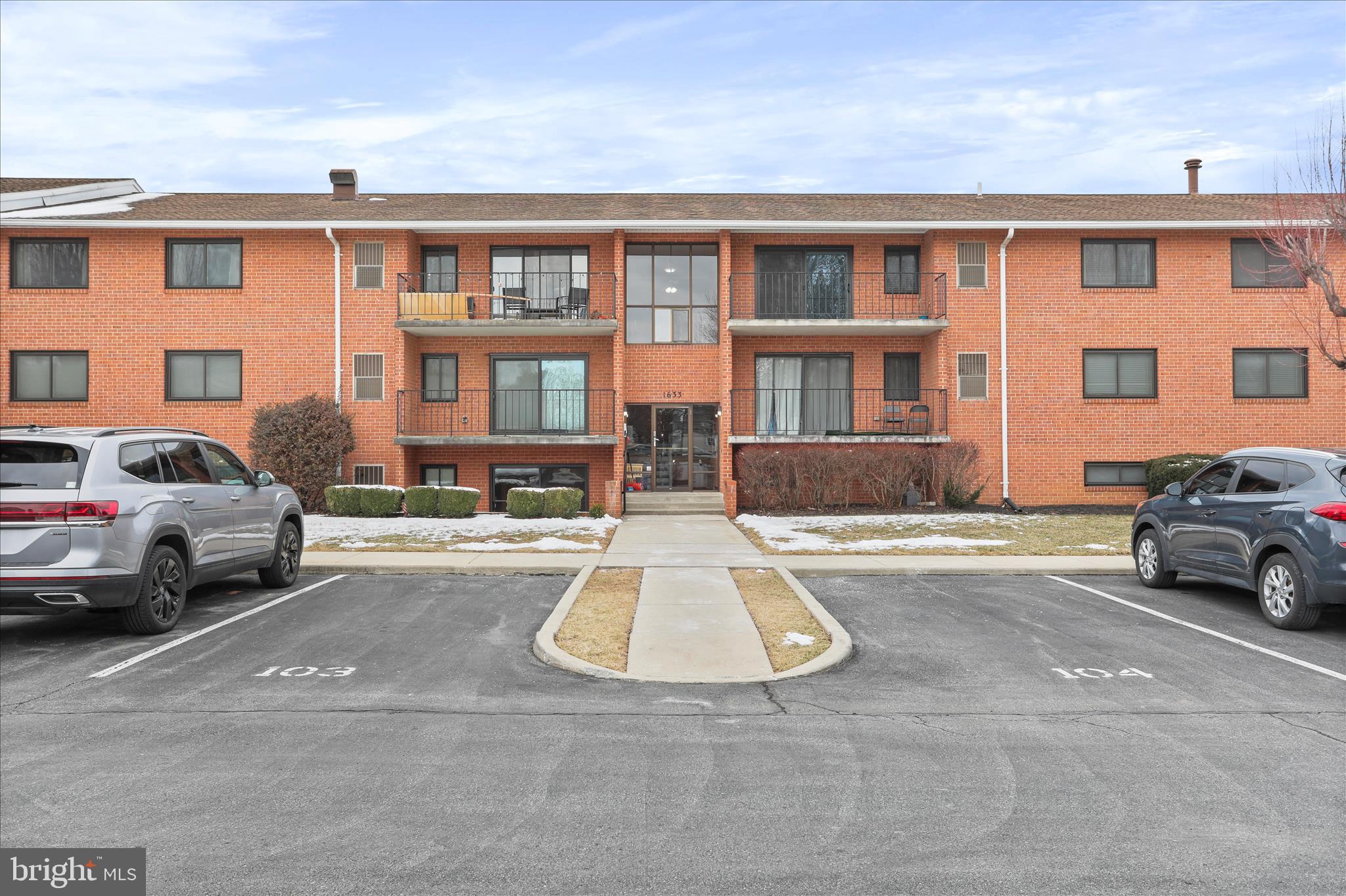 EDGEWOOD CONDOMMINIUMS - Residential