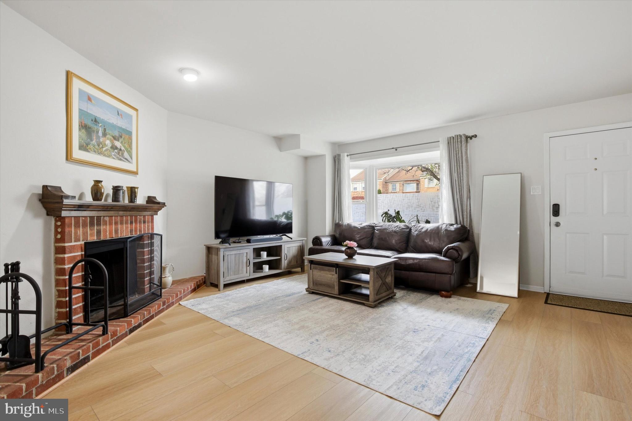 3923 GATEHOUSE LANE