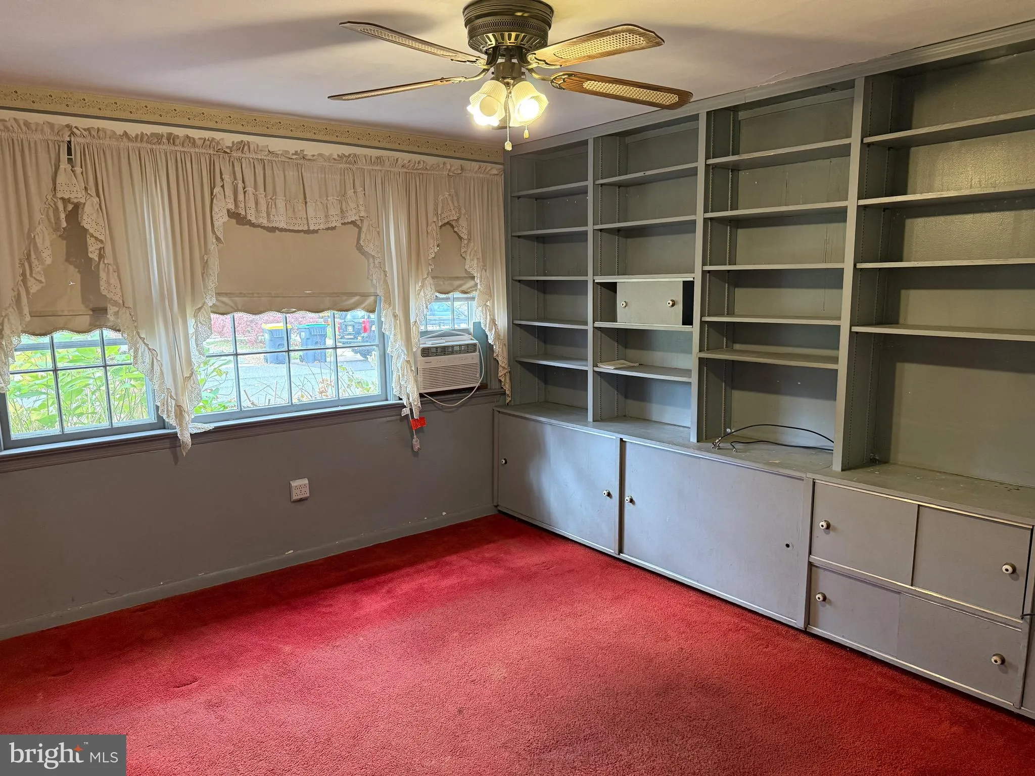 Wilmington, Delaware 19805, United States, 3 Bedrooms Bedrooms, ,2 BathroomsBathrooms,Residential,Coming Soon,236174