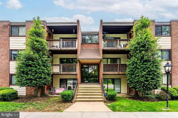 10723 W West Drive Unit 303, Fairfax, VA, 22030