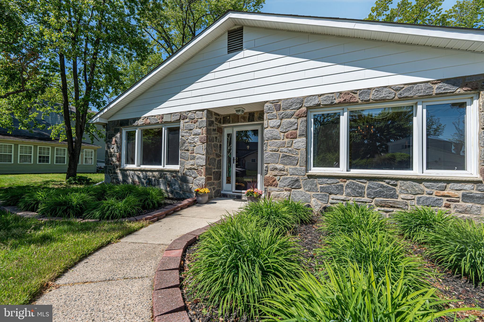 417 MONMOUTH DRIVE
