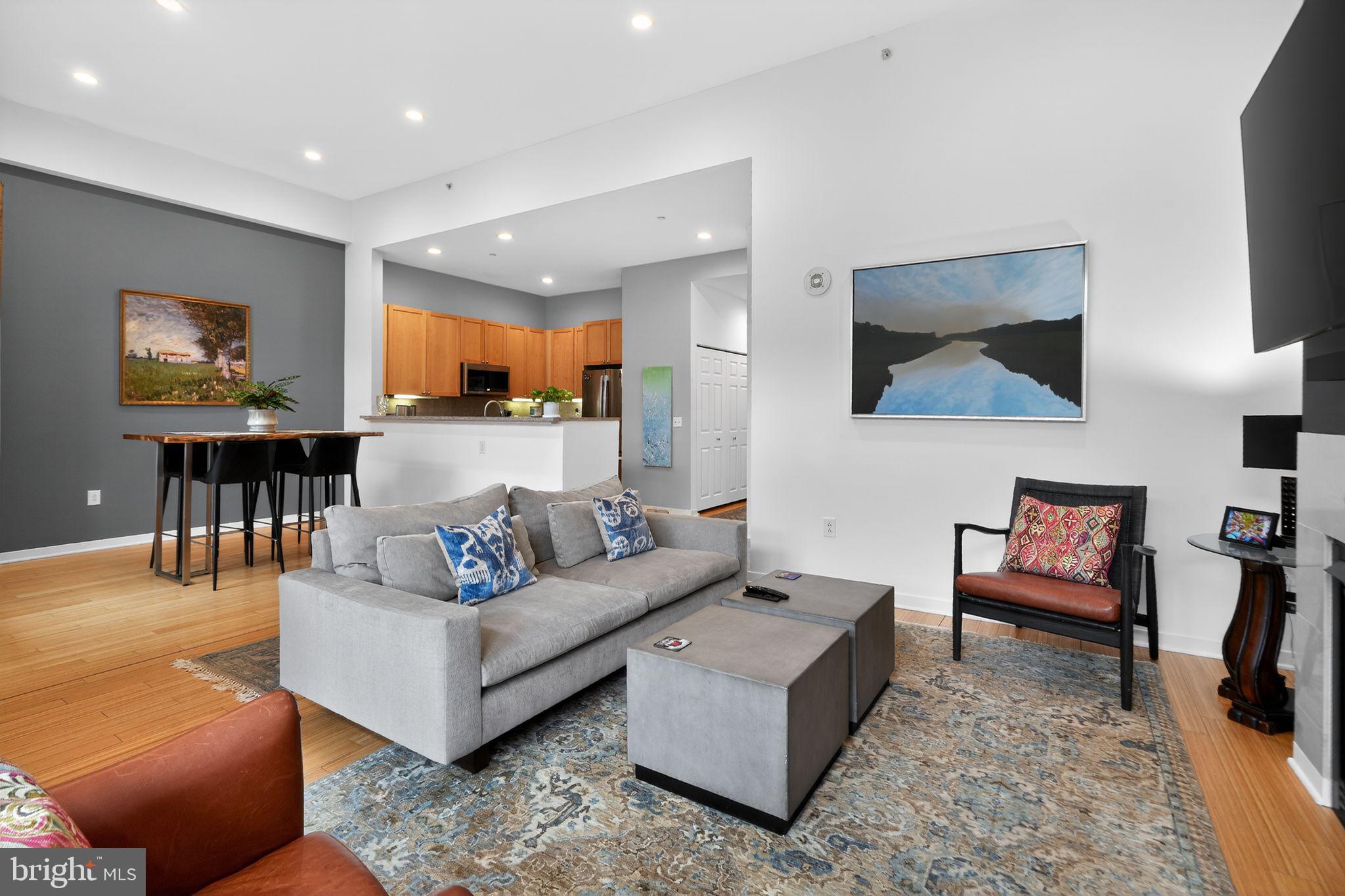 1900 HAMILTON STREET D15