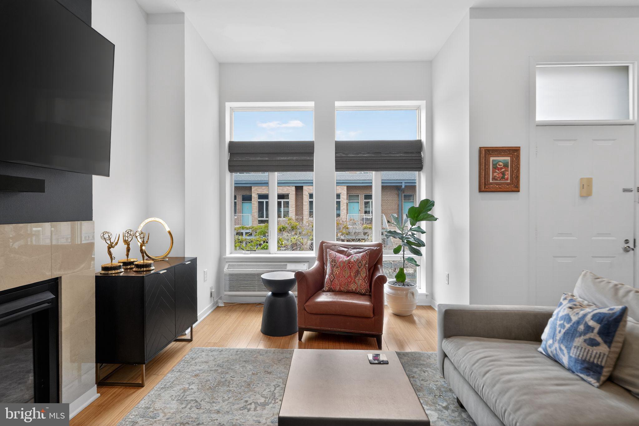 1900 HAMILTON STREET D15