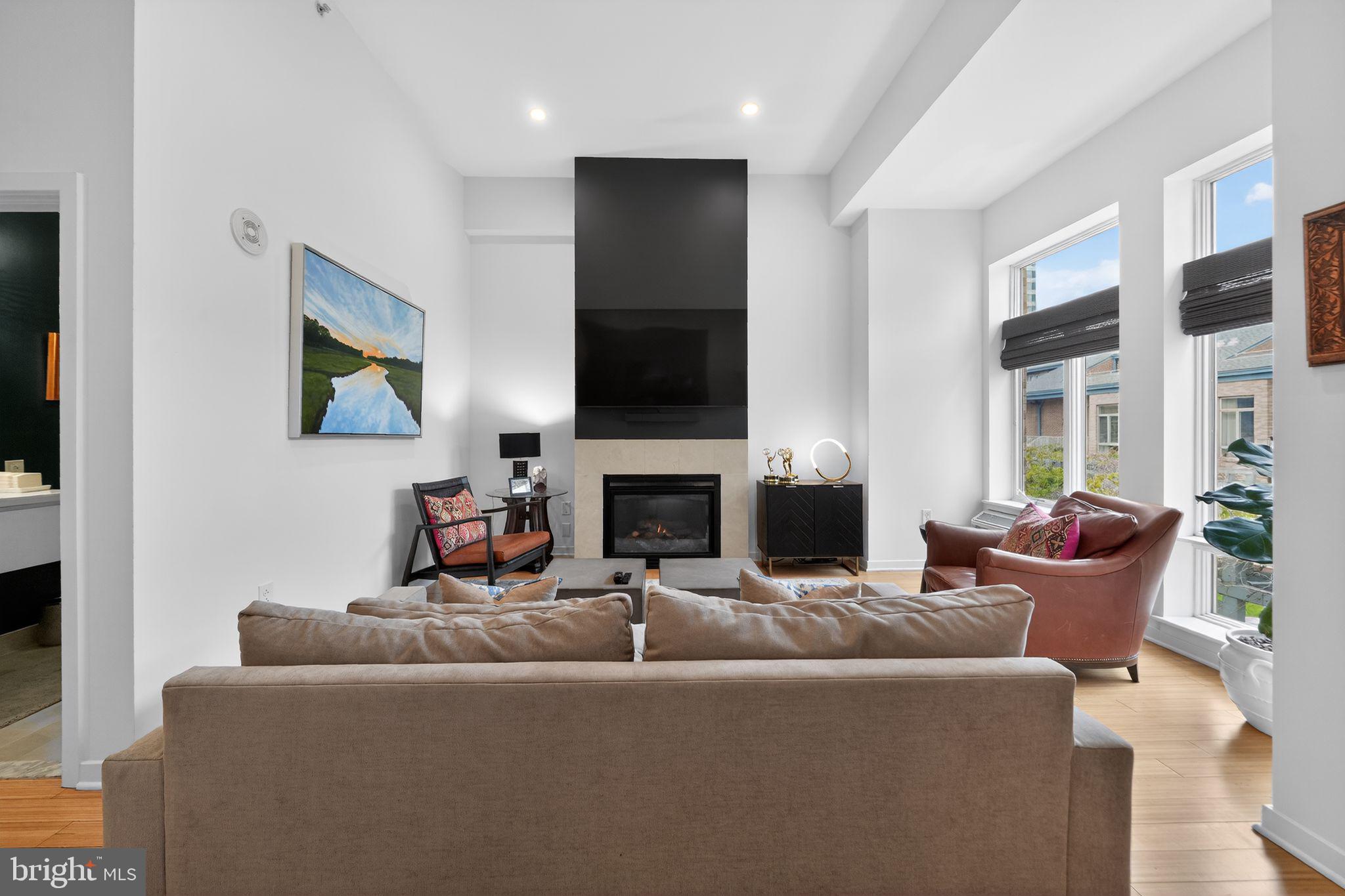 1900 HAMILTON STREET D15