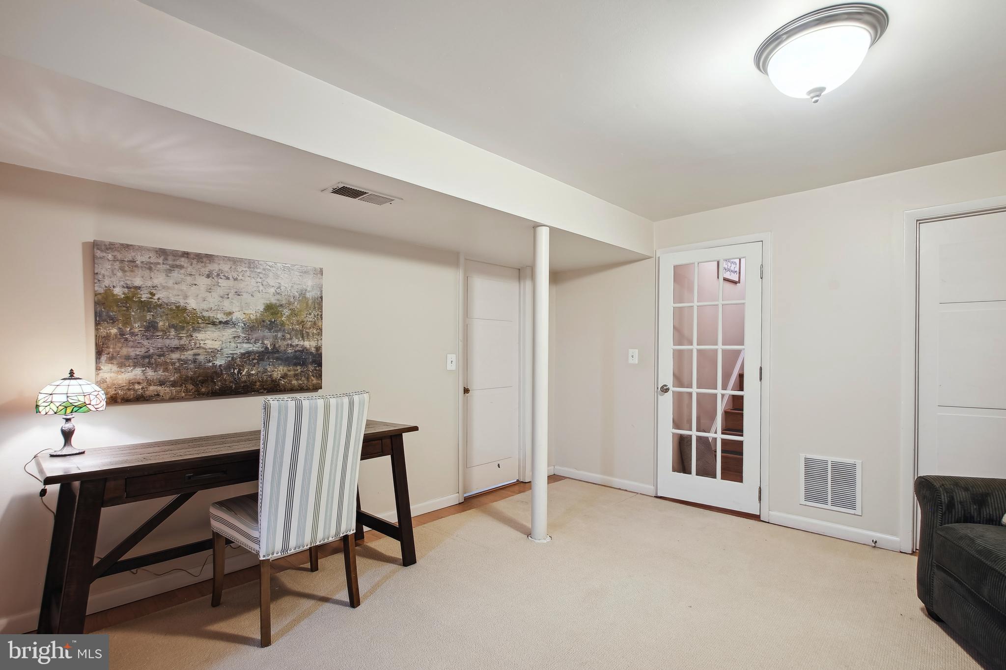 ANNAPOLIS ROADS - Residential