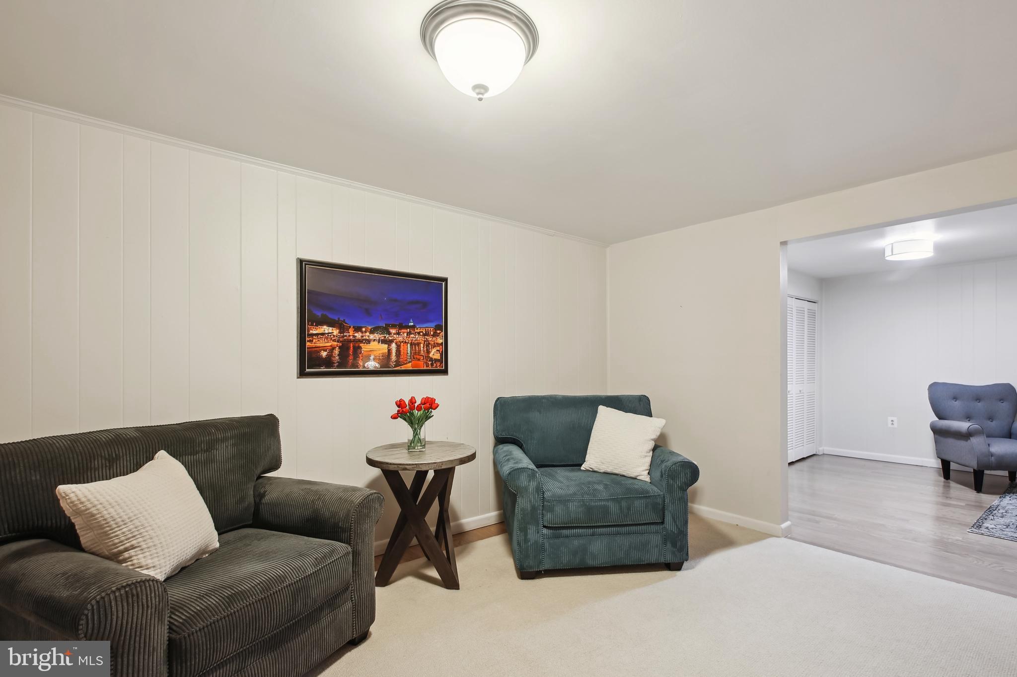 ANNAPOLIS ROADS - Residential