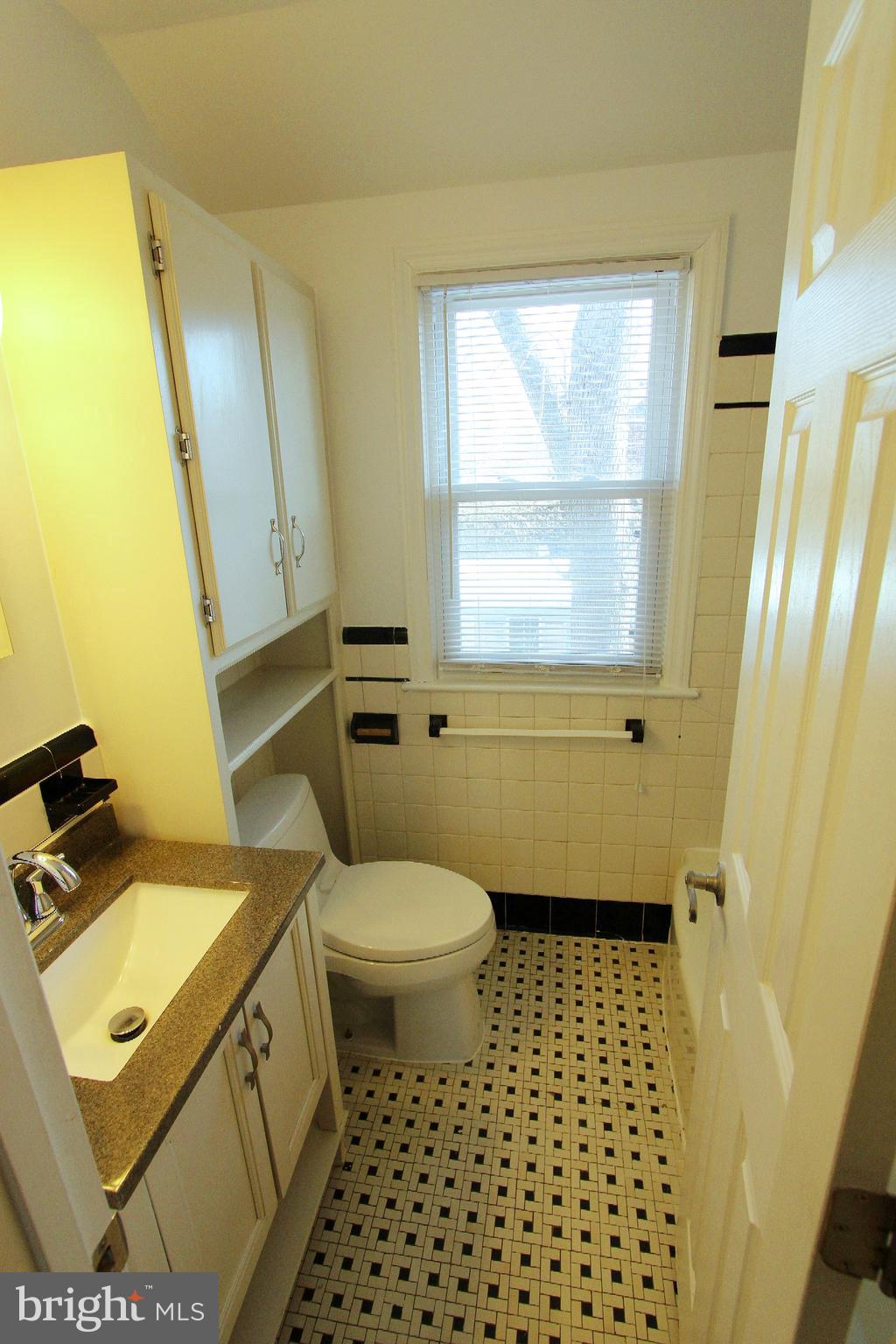 JEFFERSON MANOR - Residential Lease