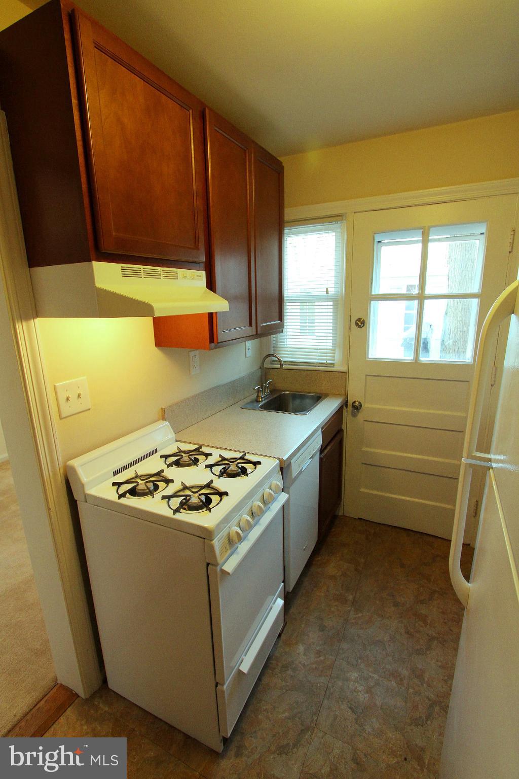 JEFFERSON MANOR - Residential Lease